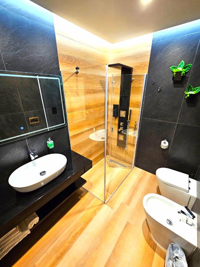 Trilogy Prestige - Central Premium Suites Lecce Exterior foto
